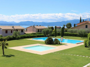 Welcoming Holiday Home in Lazise with Swimming Pool